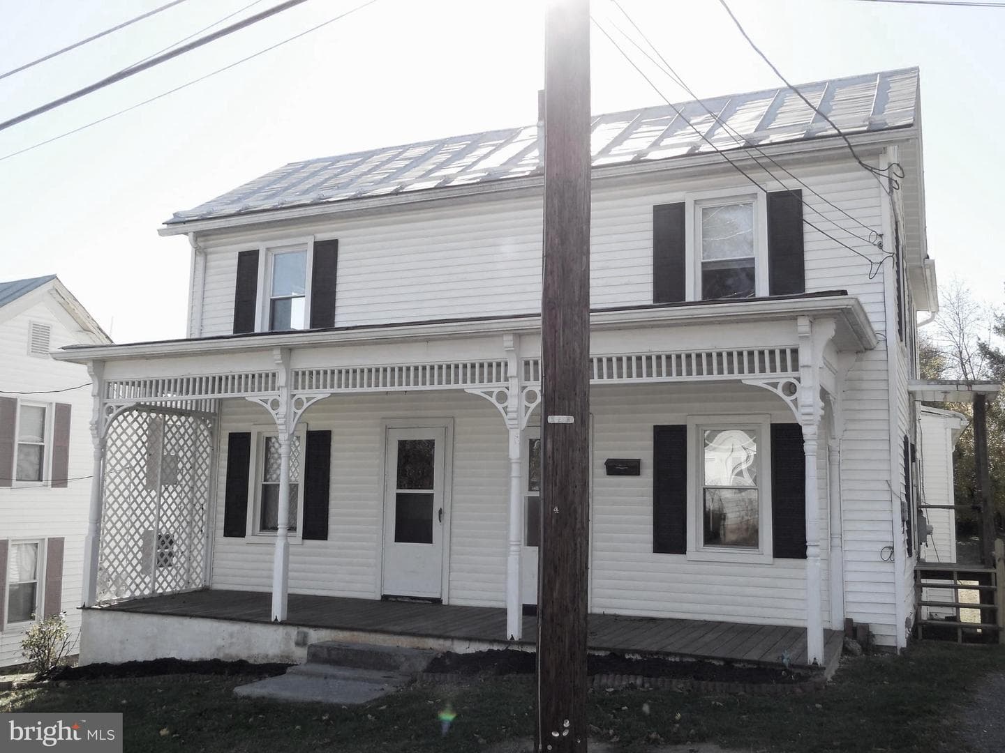 359 W Spring Street photo 2