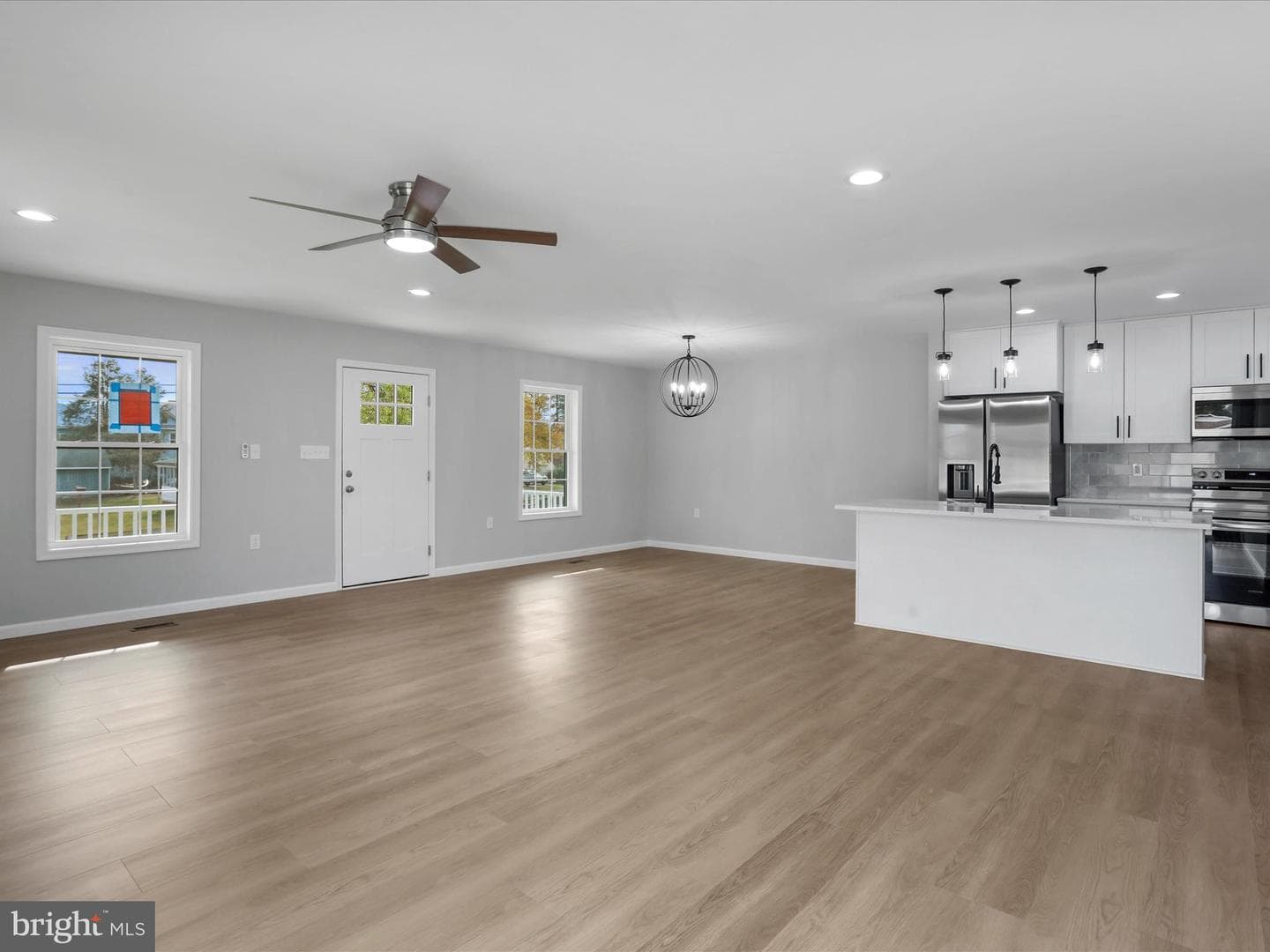 602 W Spring Street photo 23