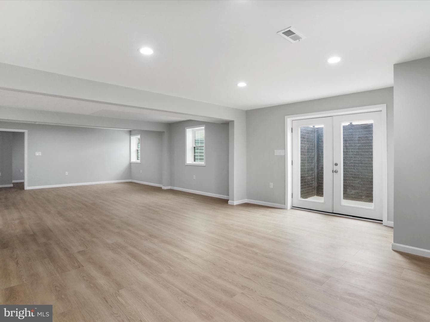 602 W Spring Street photo 35