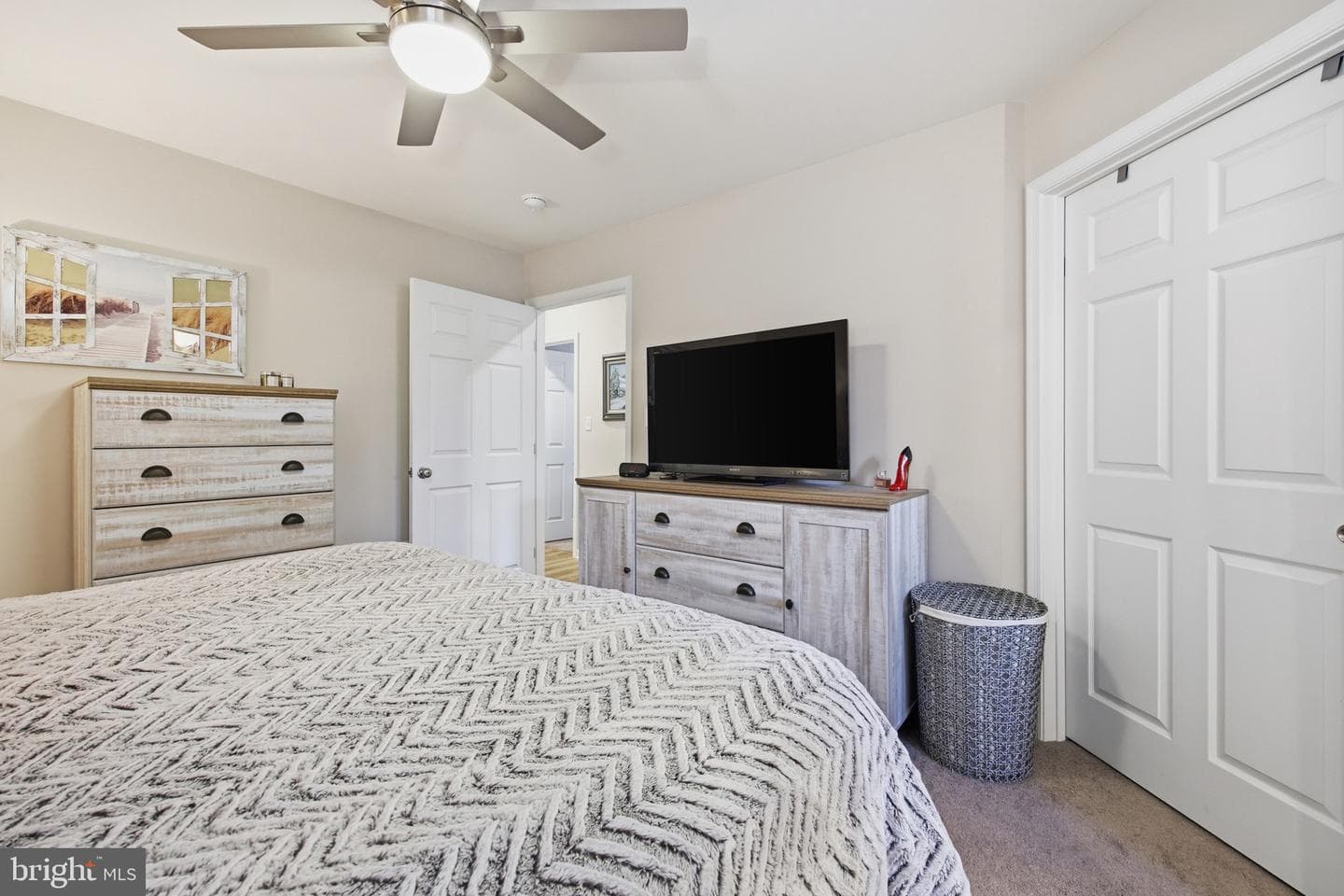 558 Great Oak Court photo 16