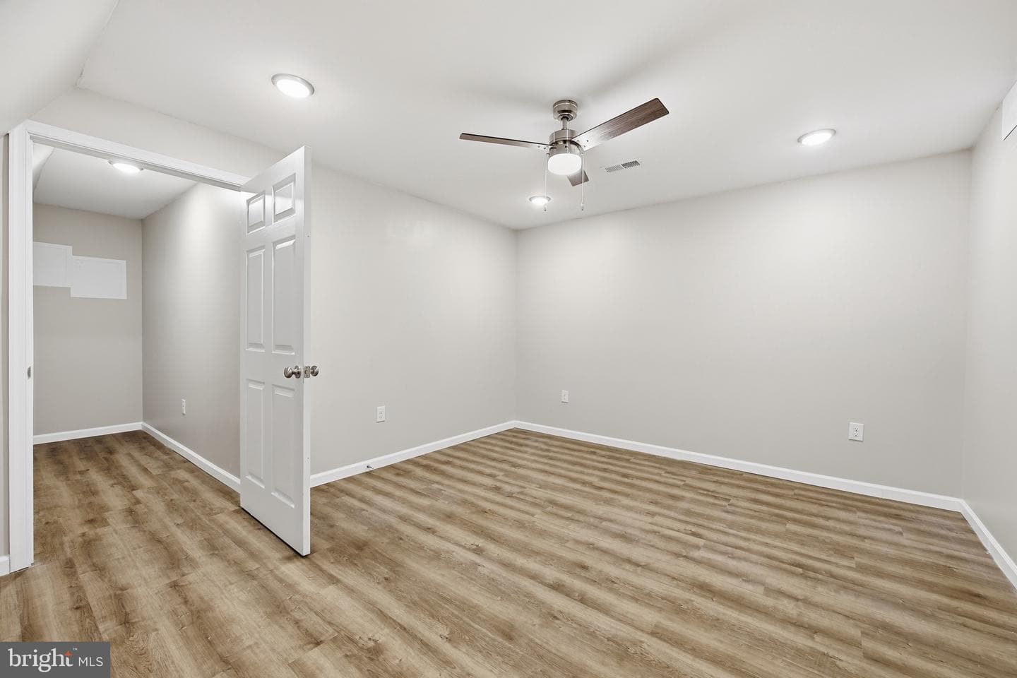 558 Great Oak Court photo 28