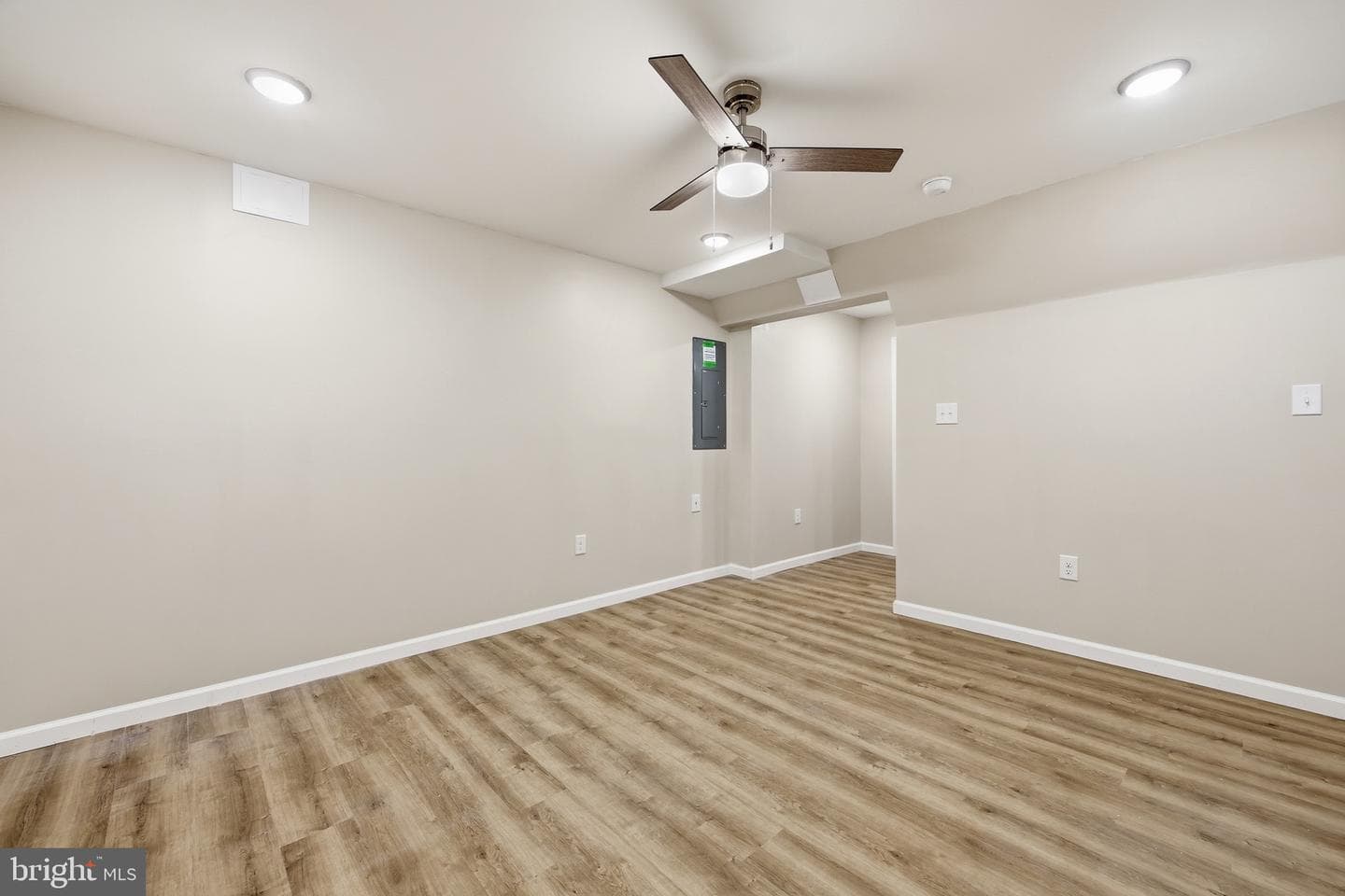 558 Great Oak Court photo 29