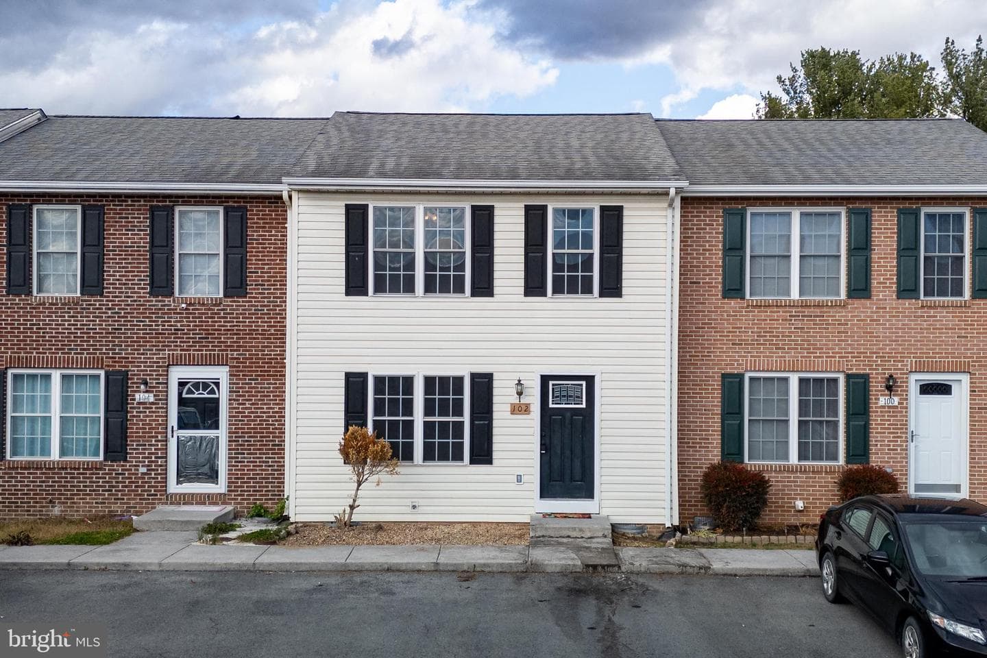 102 Kadies Lane photo 1