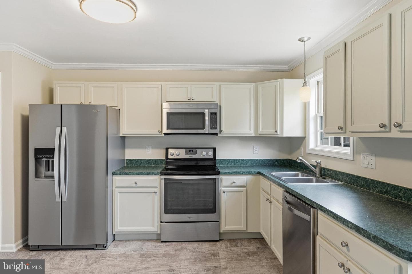 102 Kadies Lane photo 4