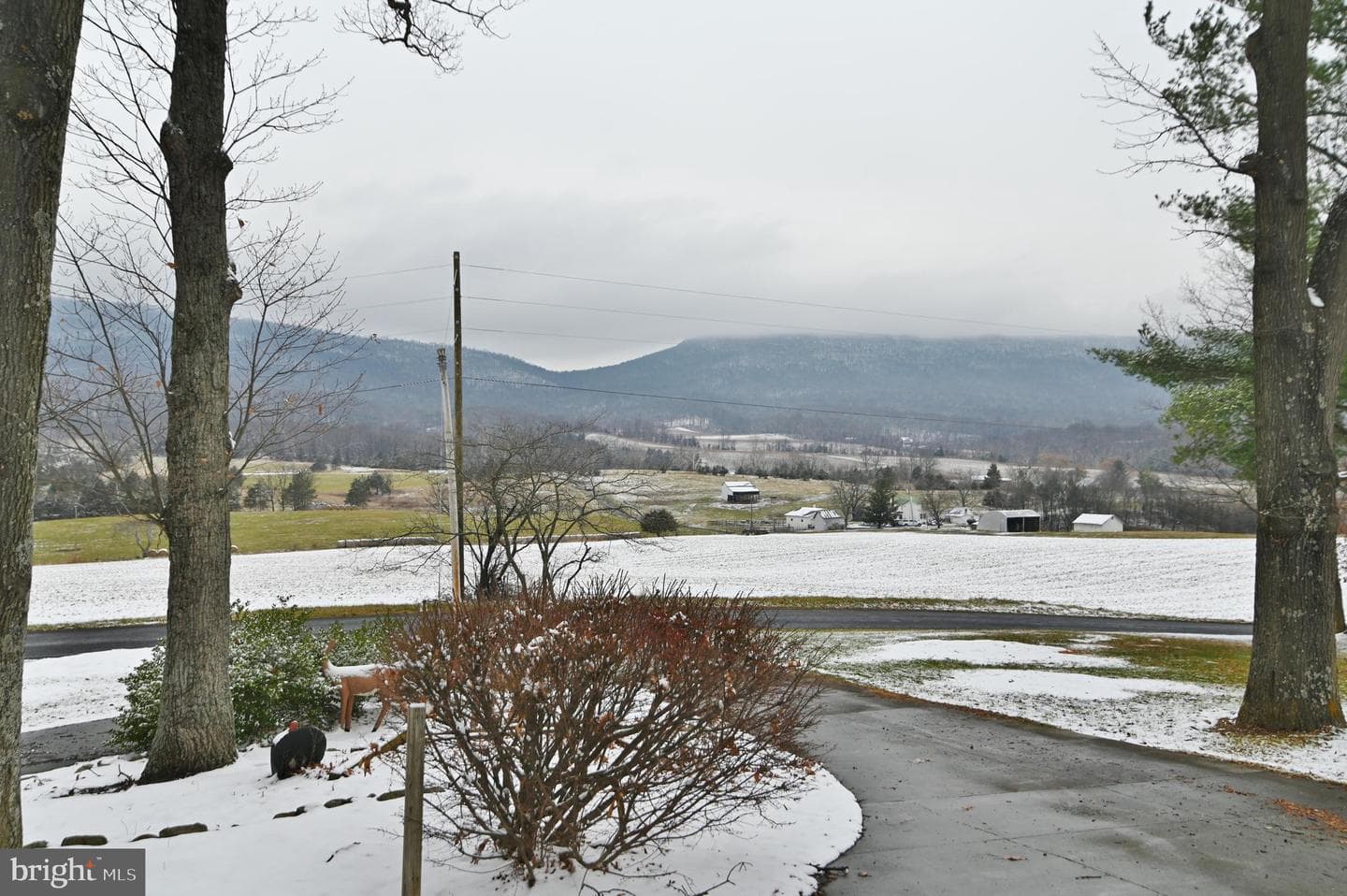 2148 Alonzaville Road photo 3