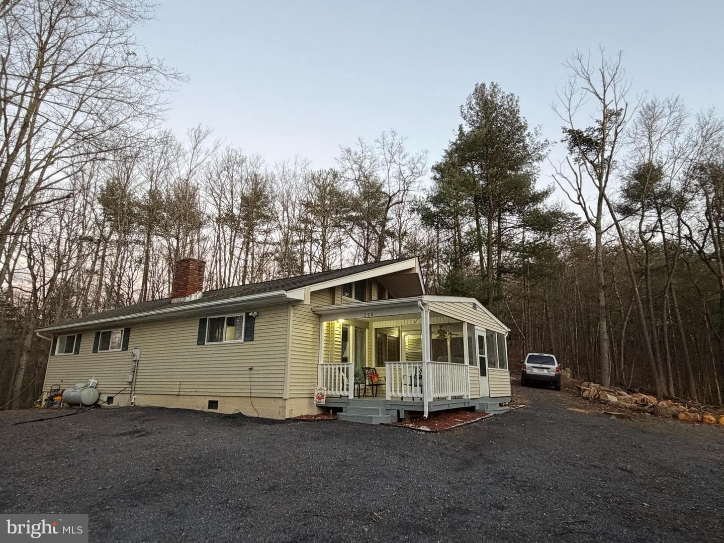 359 Straton Way photo 2