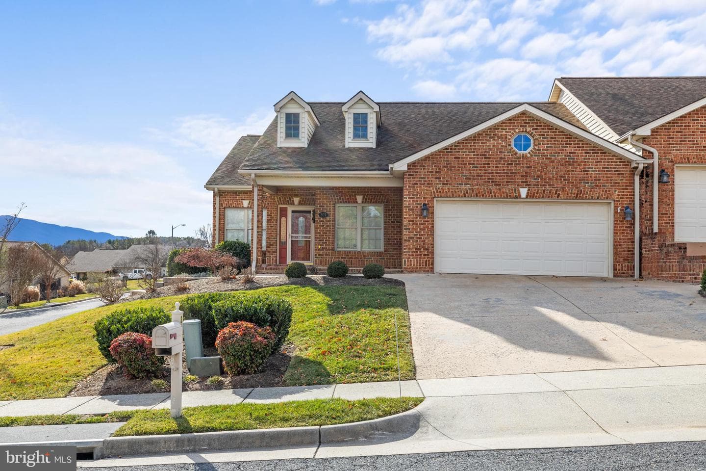 207 Donna Drive photo 1