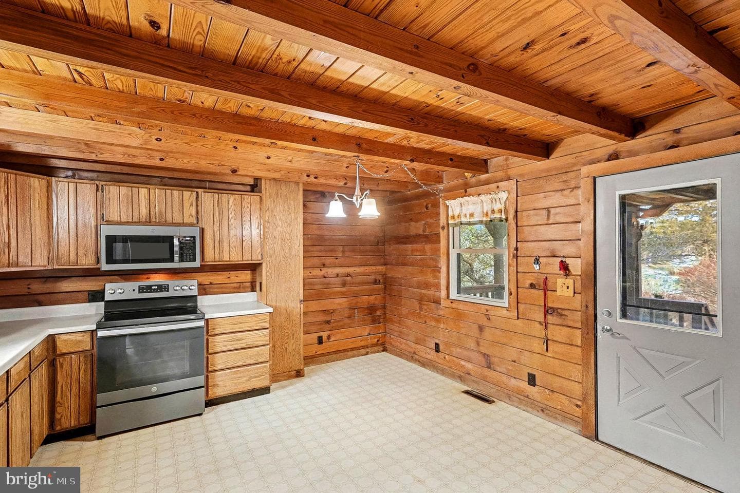 1304 Wakemans Grove Road photo 5