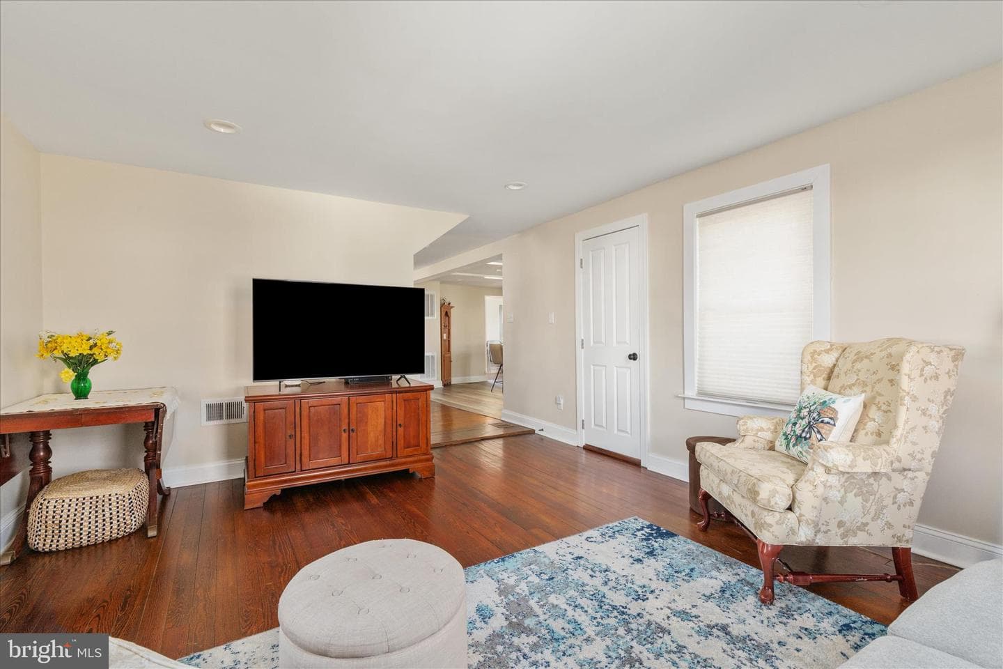445 Ash Street photo 8