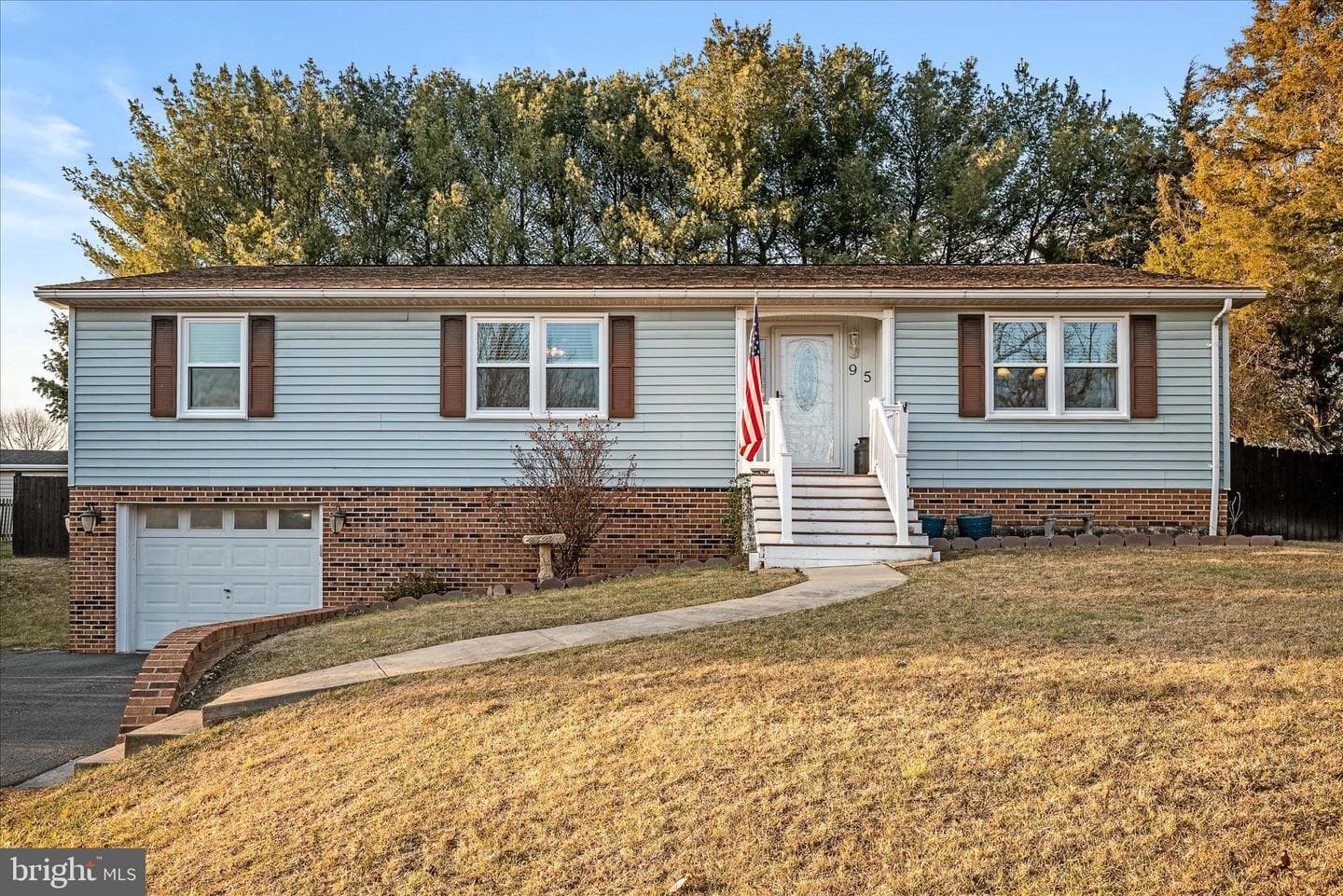 95 Cecelia Street photo 2