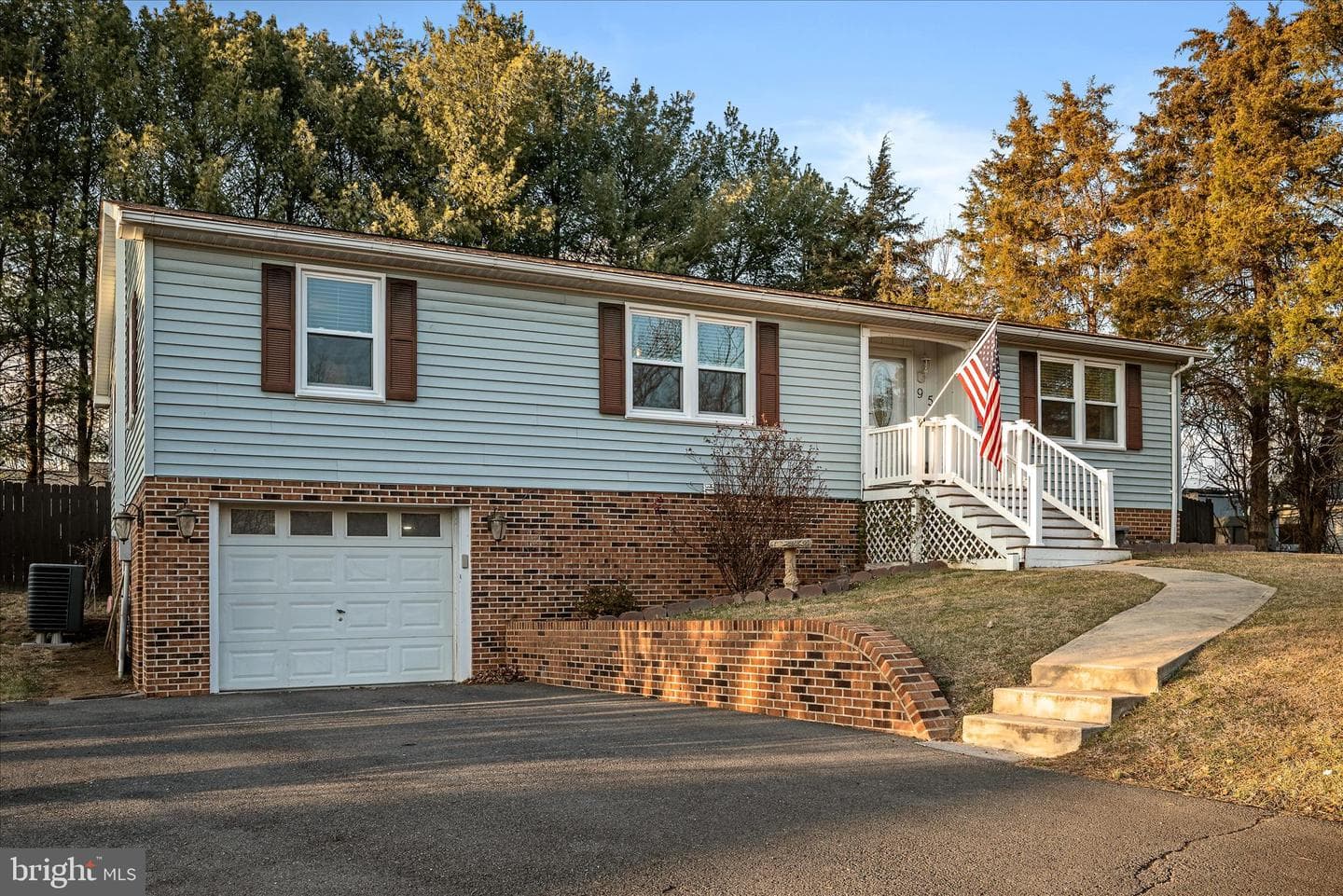 95 Cecelia Street photo 3
