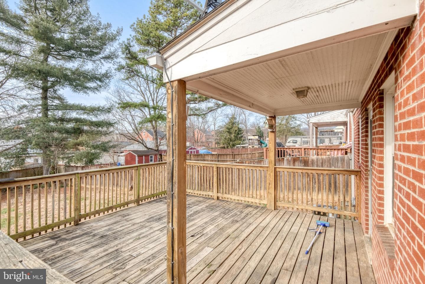 517 W King Street photo 25