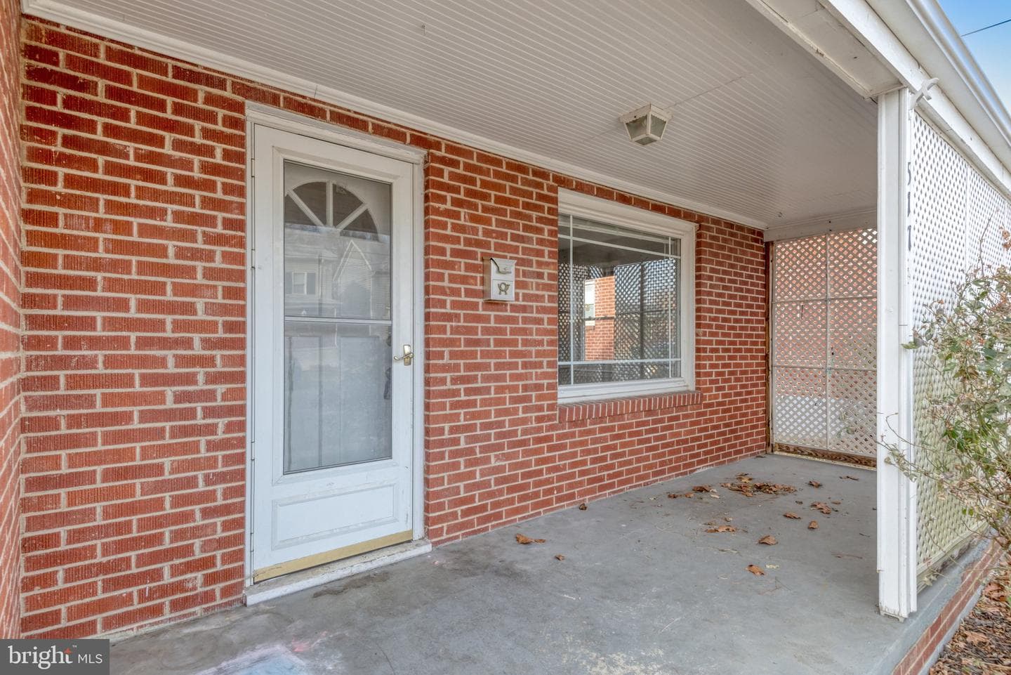 517 W King Street photo 4