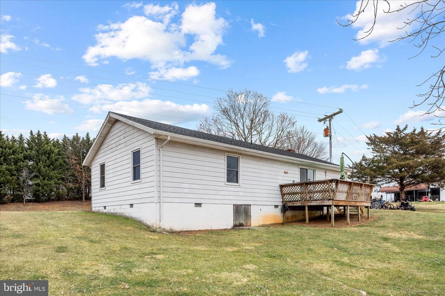 2021 Fairview Road photo 3