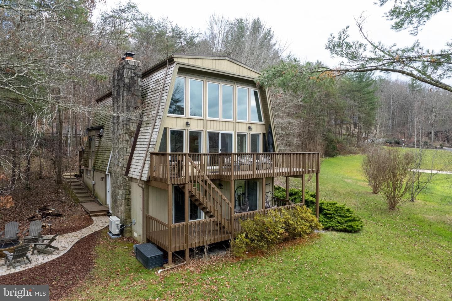 1667 Fairway Drive photo 3
