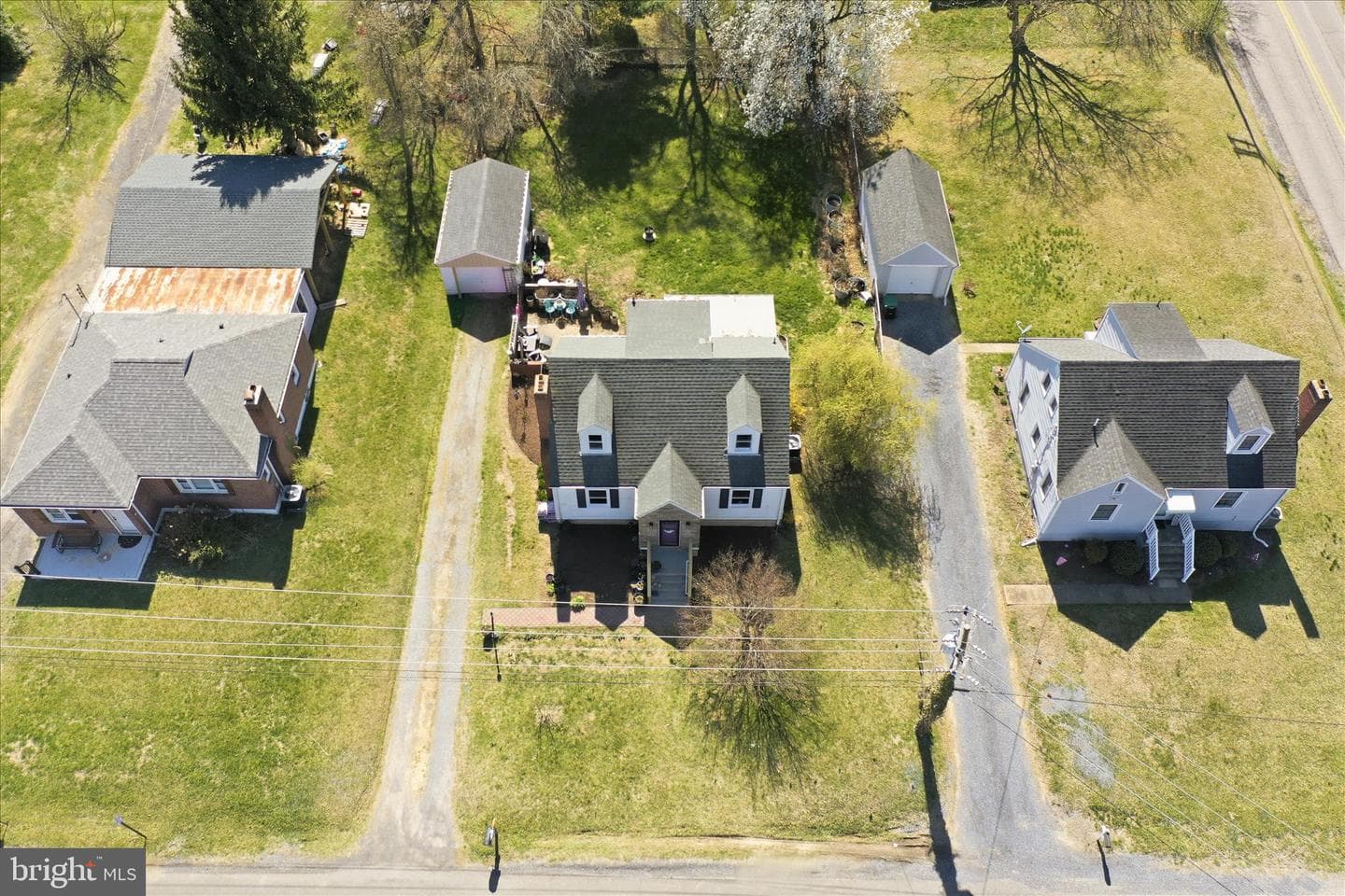 225 Fairground Road photo 3