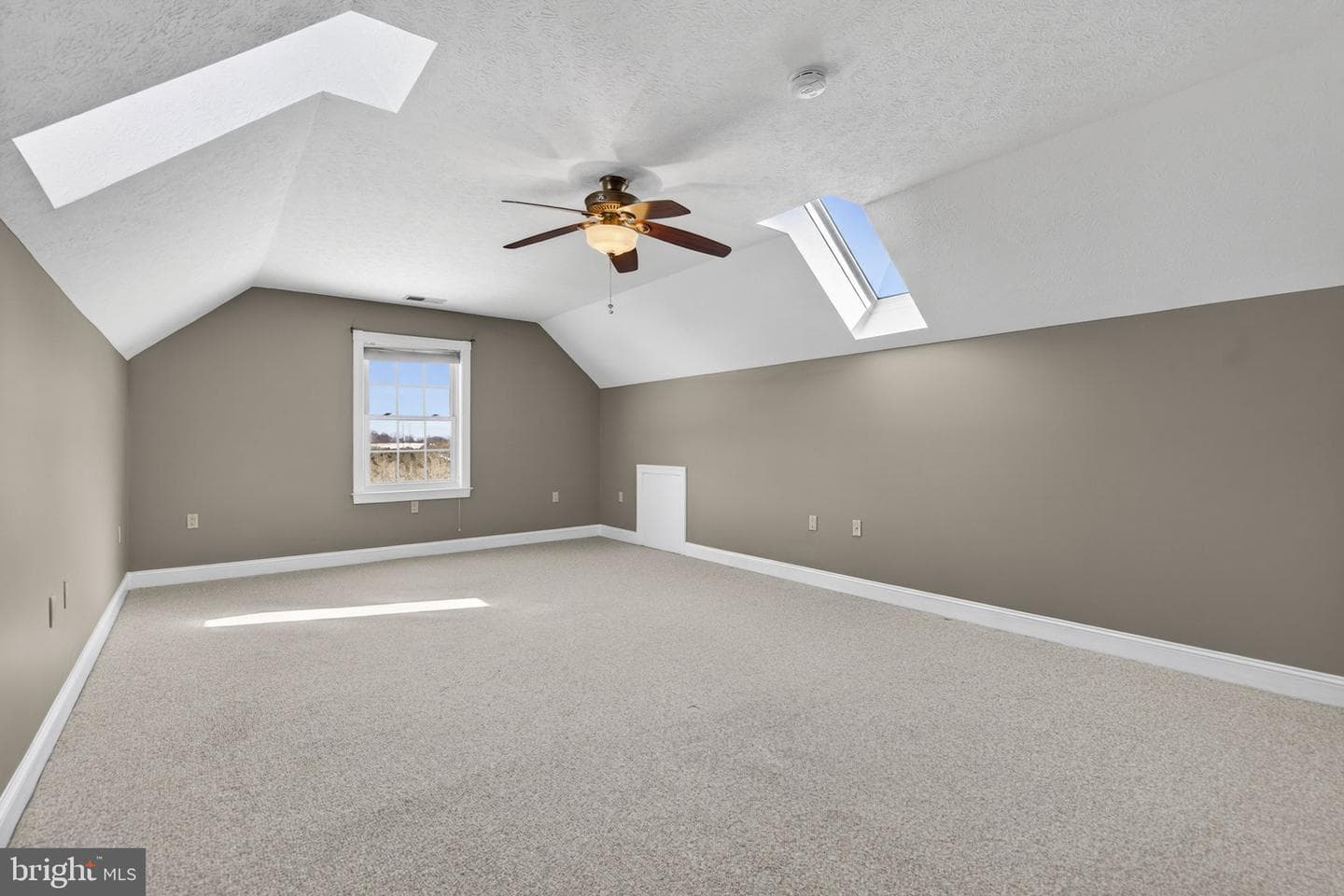 256 Cliffside Drive photo 52