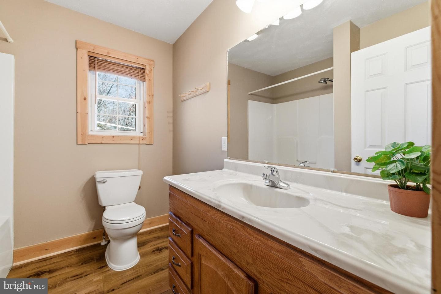86 Maple Avenue photo 16
