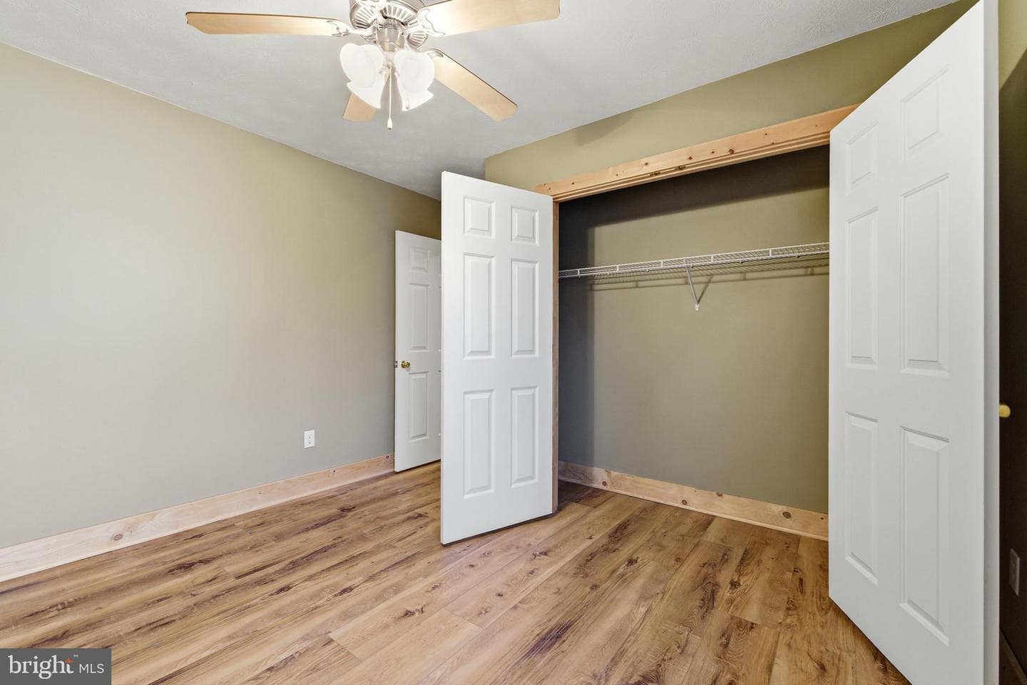86 Maple Avenue photo 22