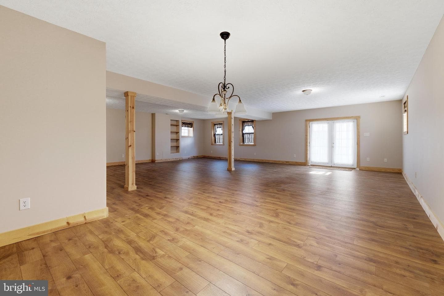 86 Maple Avenue photo 28