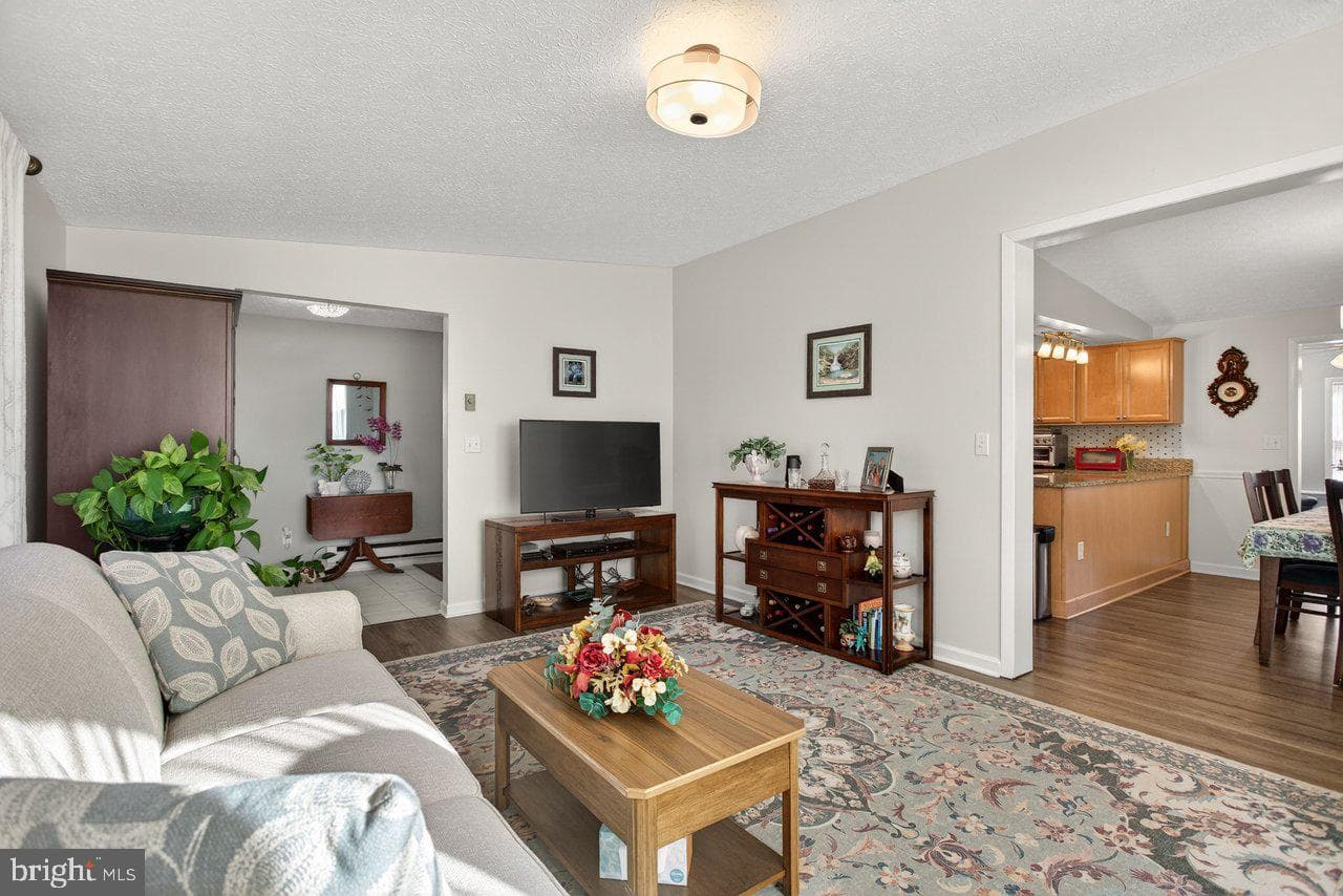 60 Marguerite Drive photo 11