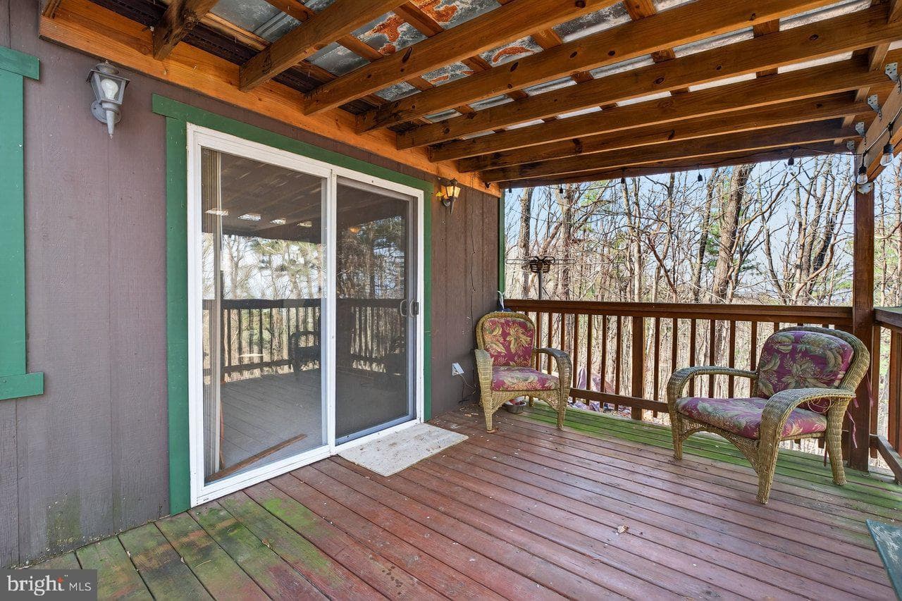 137 Sandstone Lane photo 20
