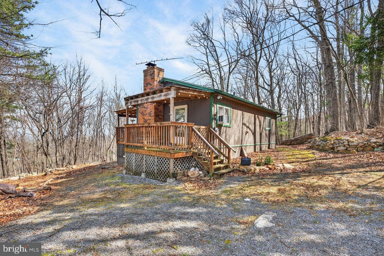 137 Sandstone Lane photo 3