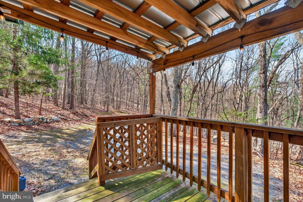 137 Sandstone Lane photo 30