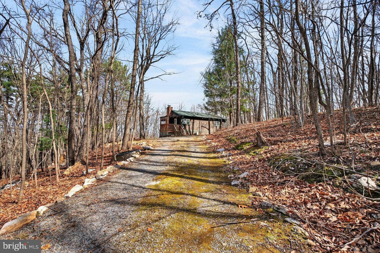 137 Sandstone Lane photo 32