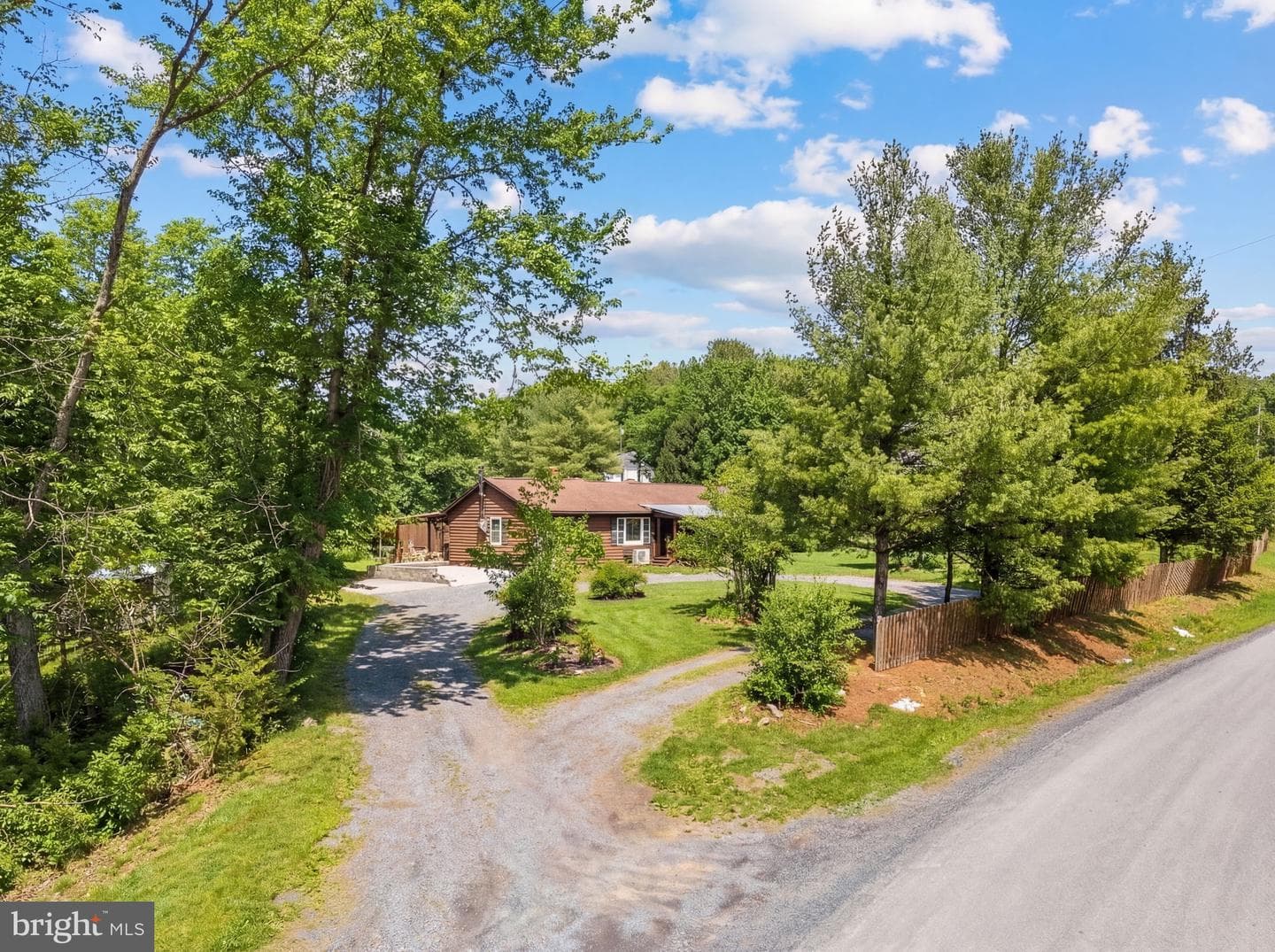 1537 Coal Mine Road photo 4