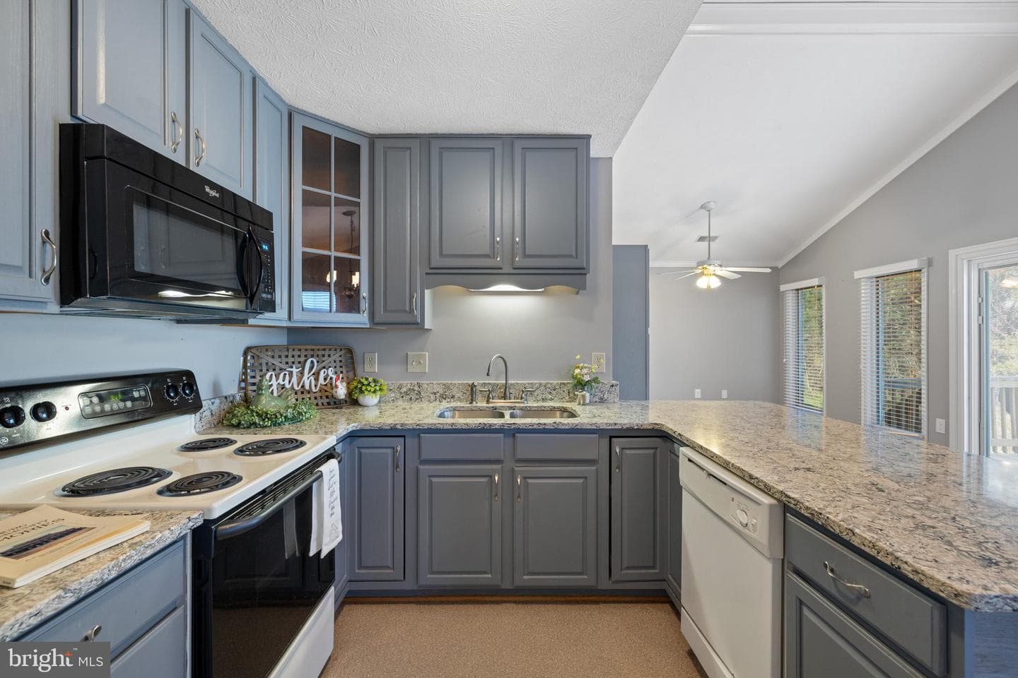 41 Deaken Circle #b-6 photo 22