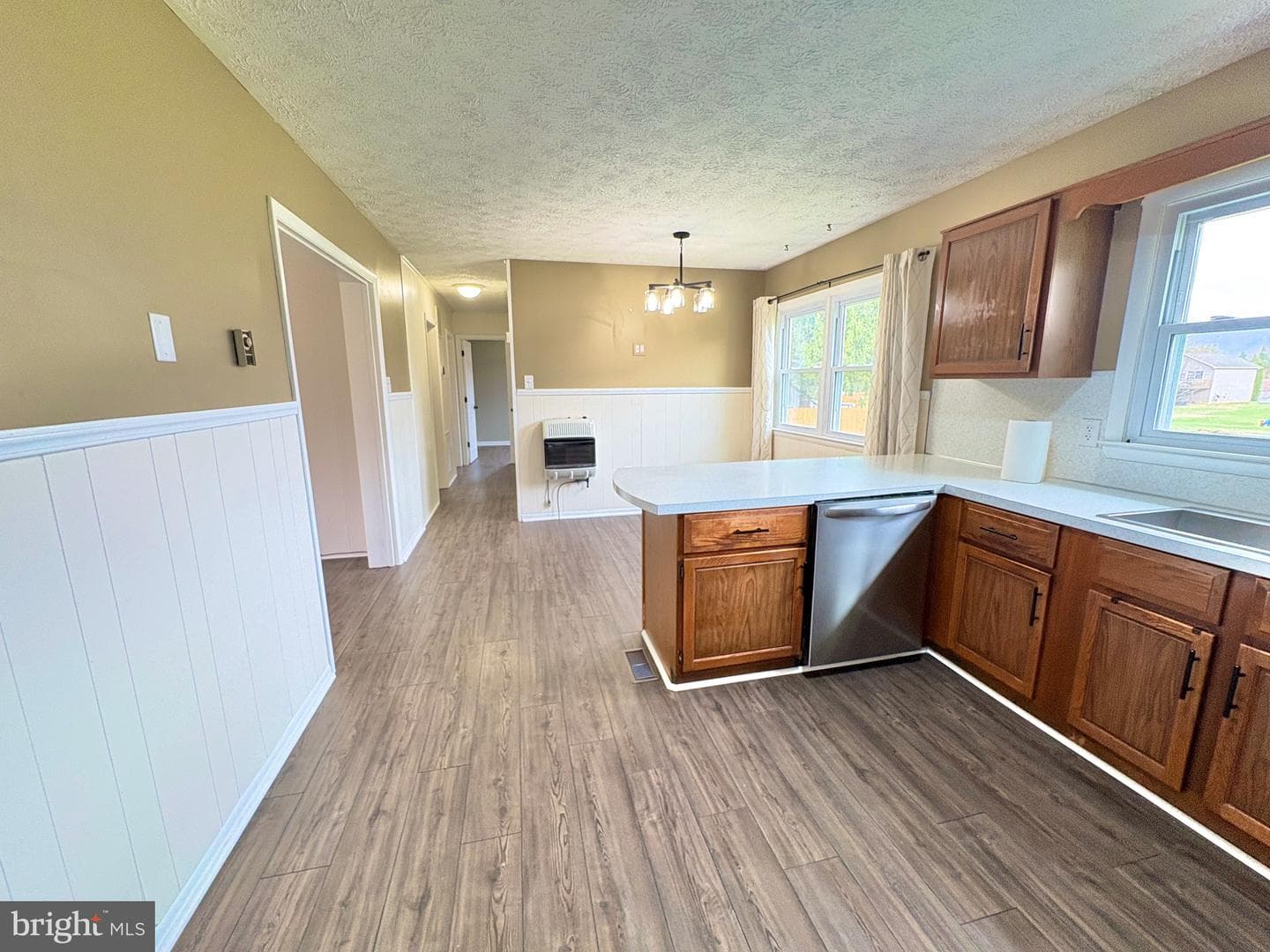1604 S Ox Road photo 4