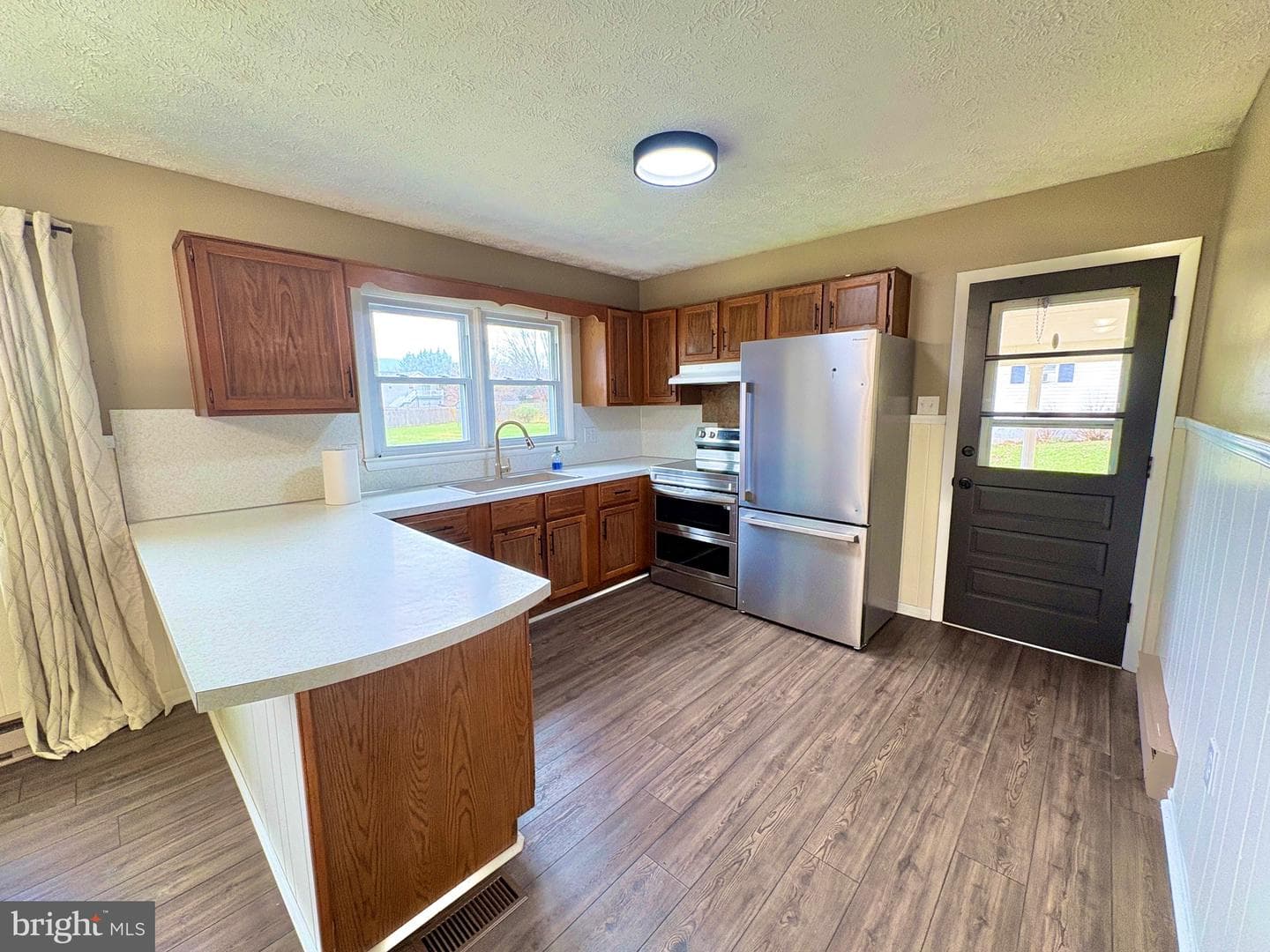 1604 S Ox Road photo 5