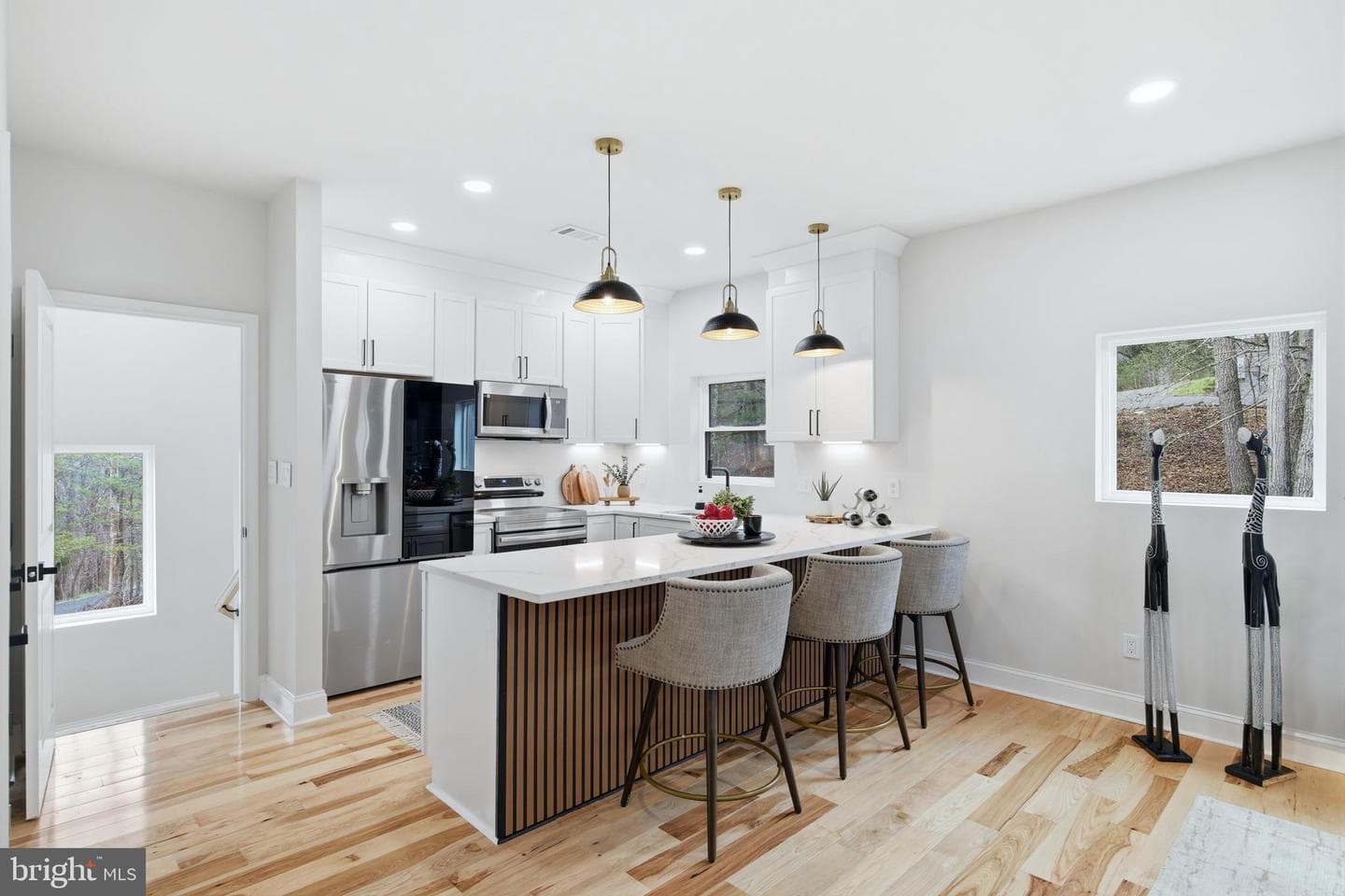 1034 Greenview photo 12