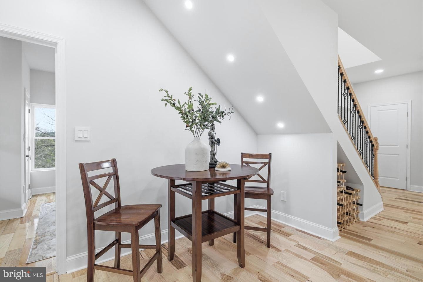 1034 Greenview photo 16