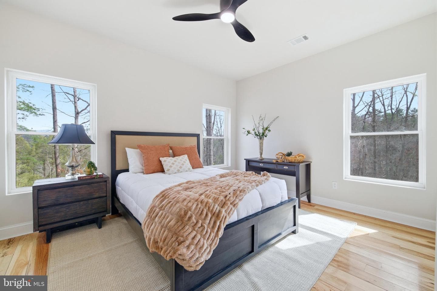 1034 Greenview photo 26