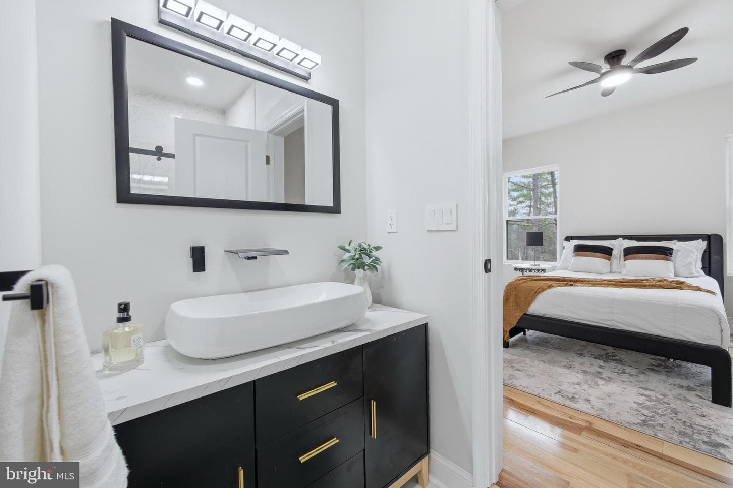 1034 Greenview photo 50