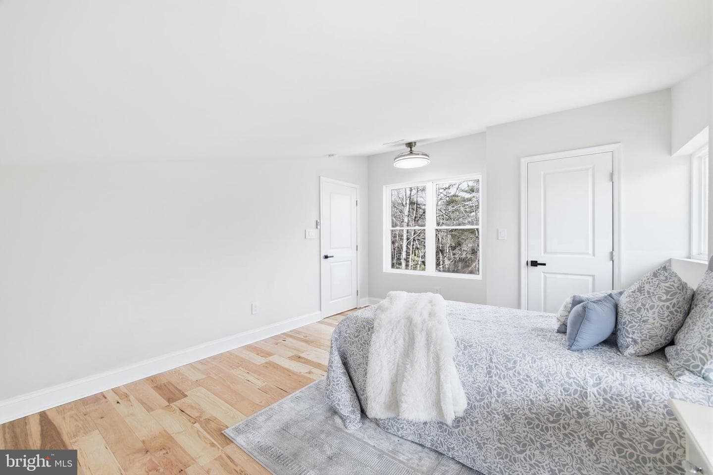 1034 Greenview photo 55