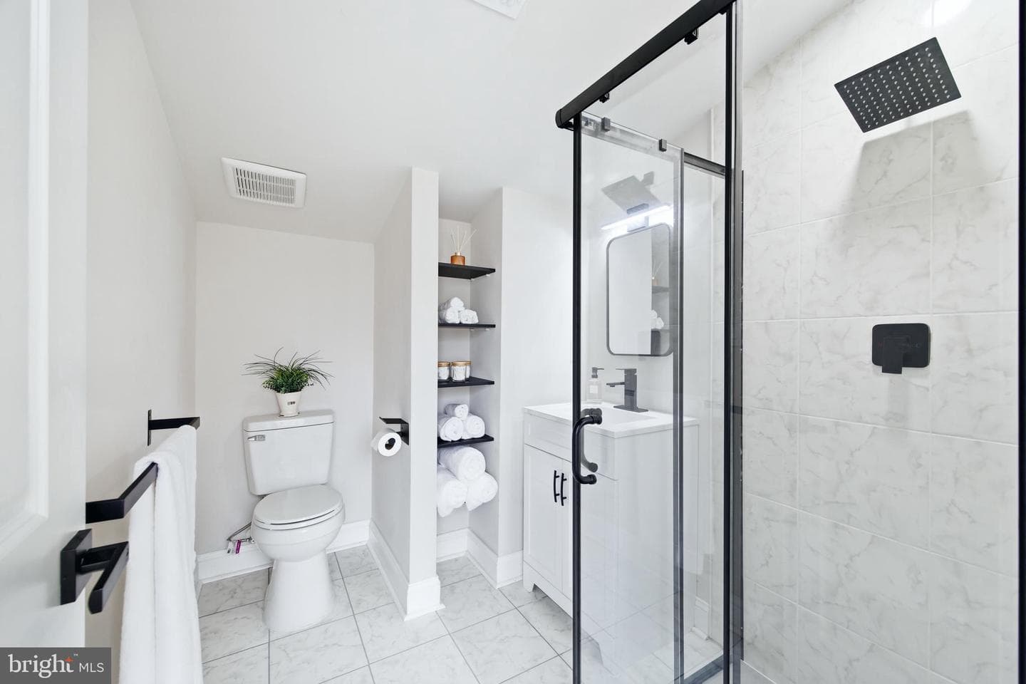 1034 Greenview photo 57