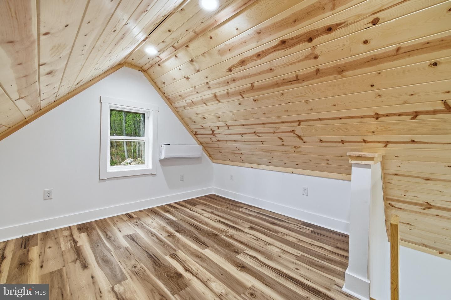 859 Mountain Slope Lane photo 32