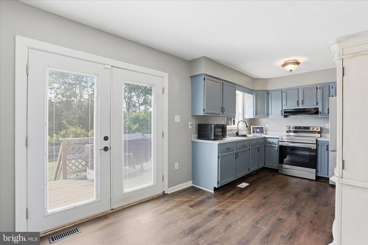 126 Greenleaf Road photo 11