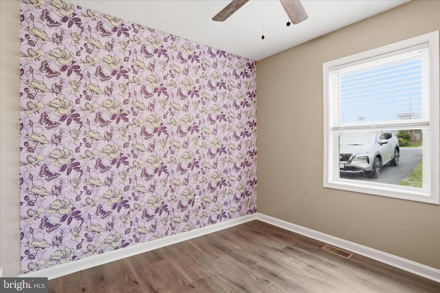 126 Greenleaf Road photo 4