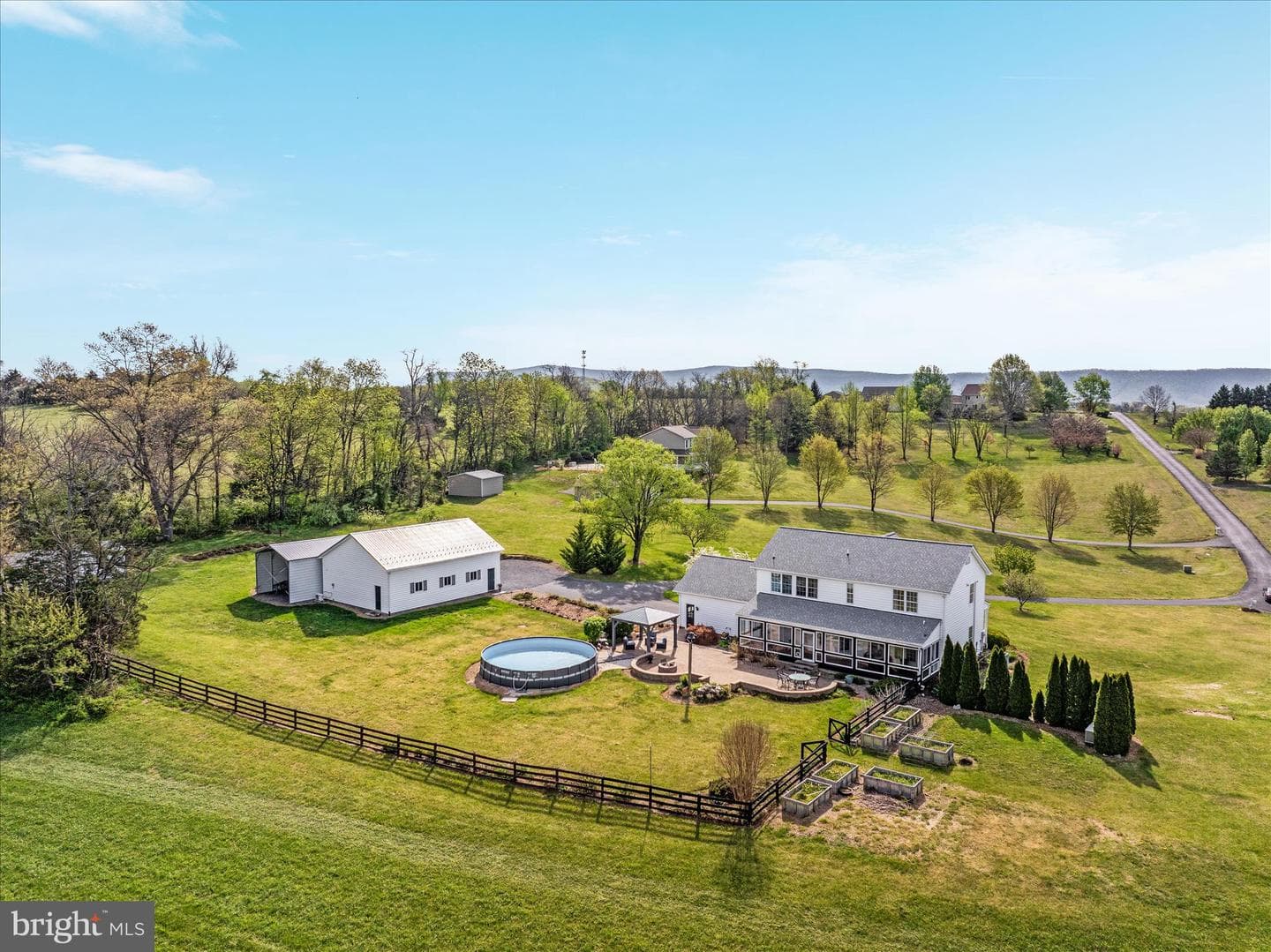 180 Holstein Lane photo 3