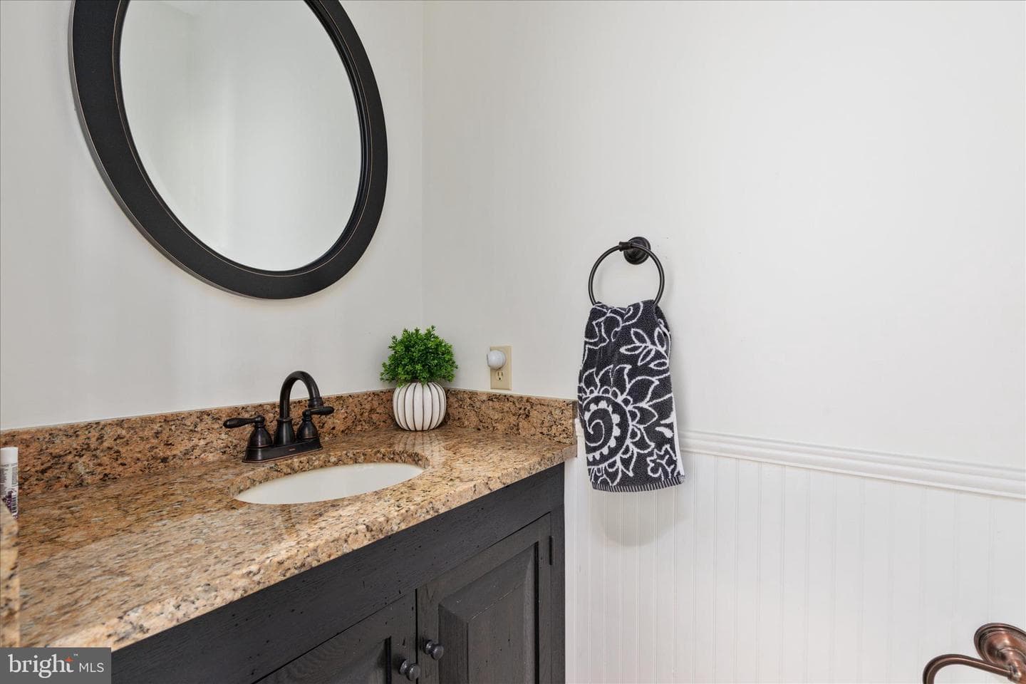 180 Holstein Lane photo 31