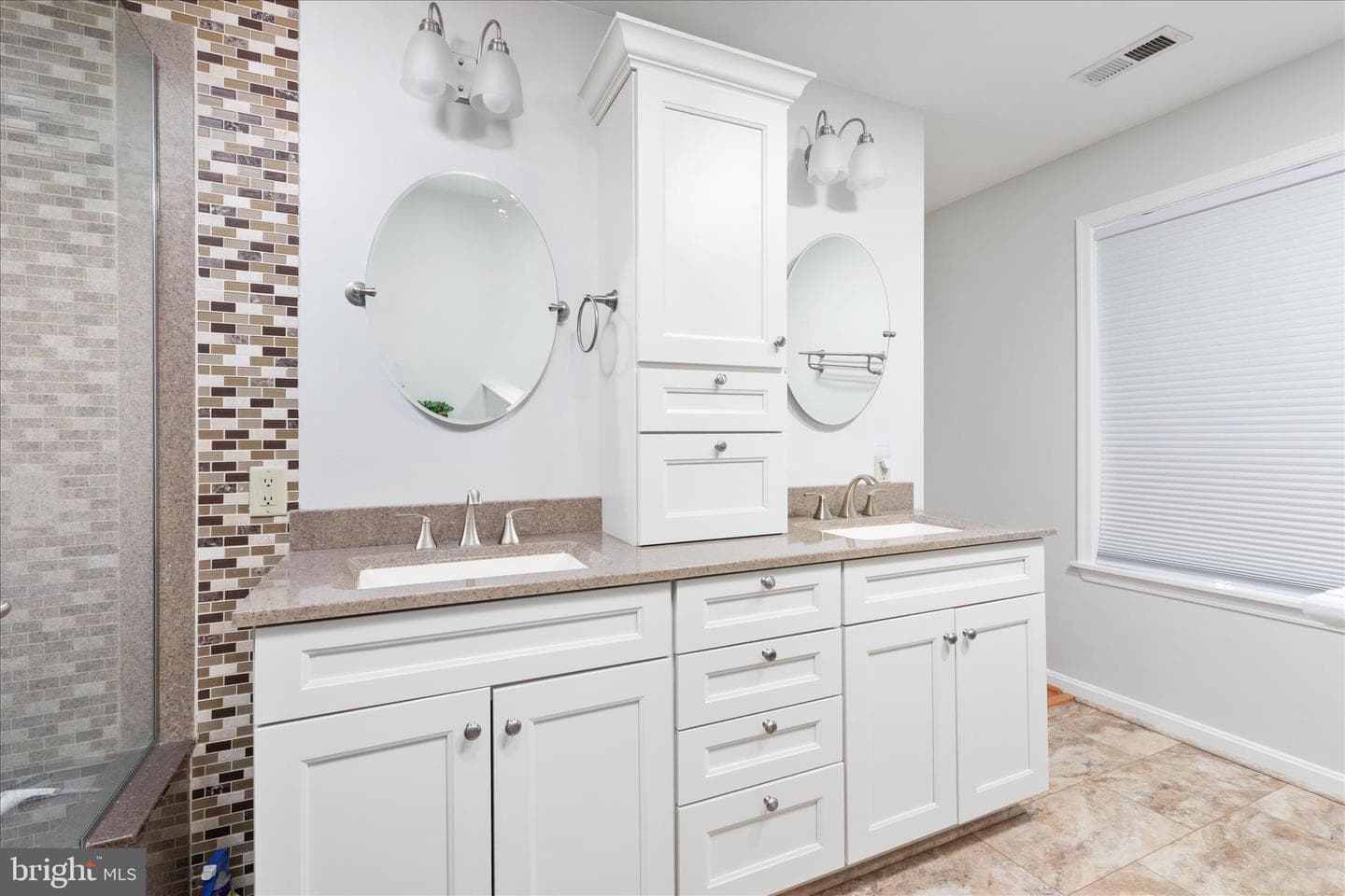 180 Holstein Lane photo 39