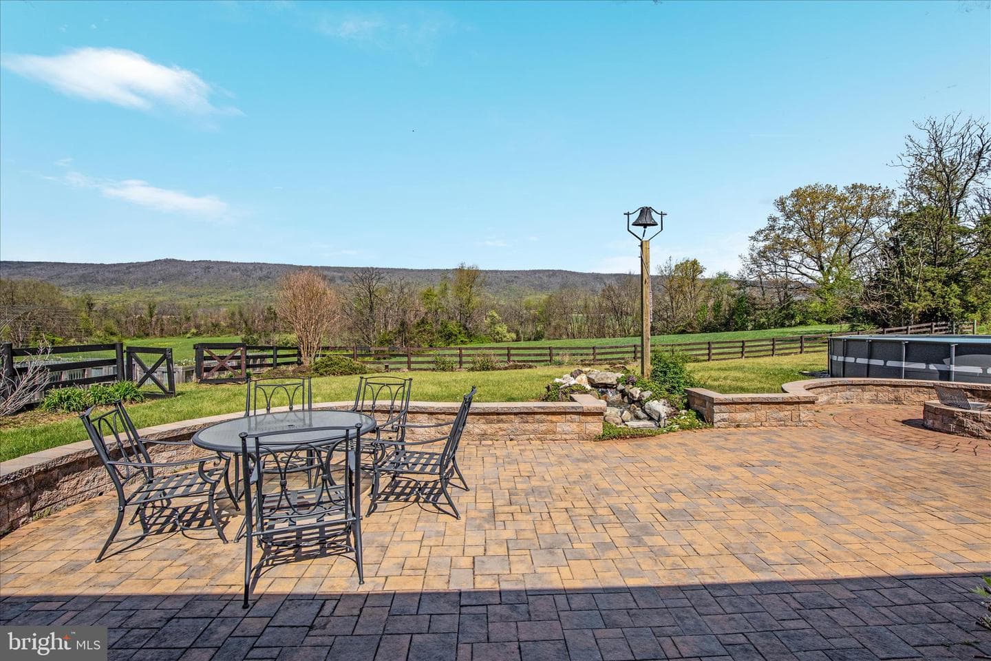 180 Holstein Lane photo 4
