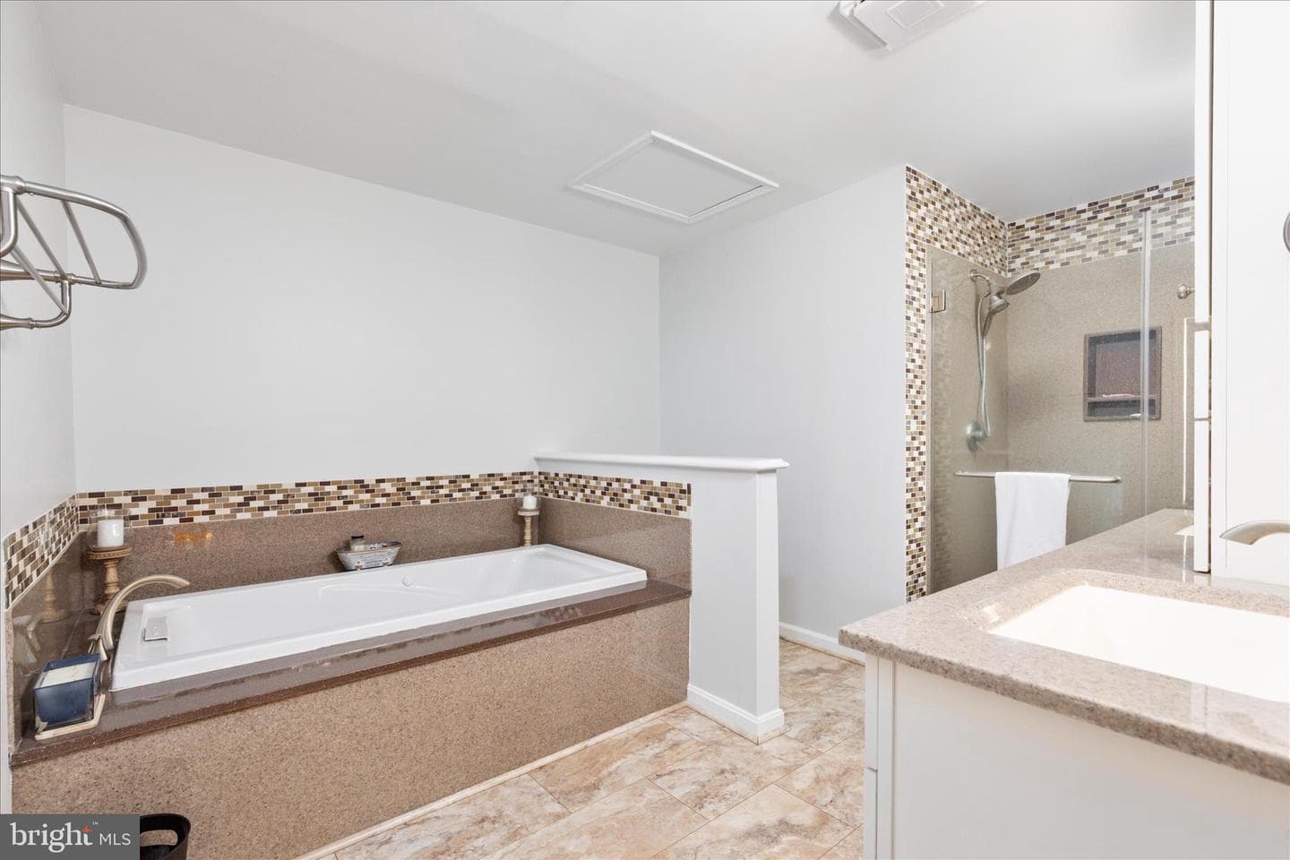 180 Holstein Lane photo 40