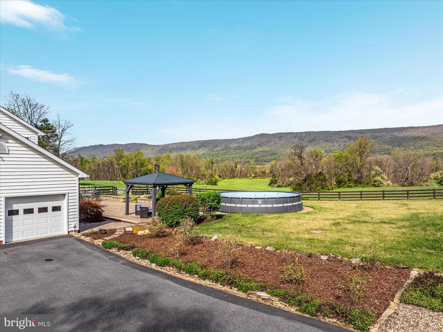 180 Holstein Lane photo 6