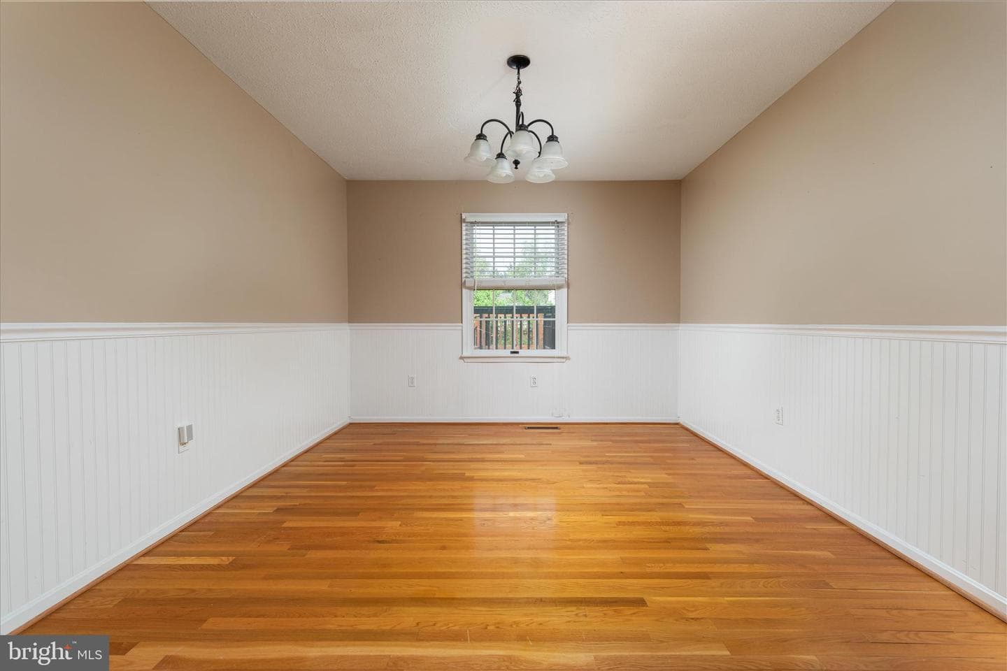 590 Fulton Drive photo 6