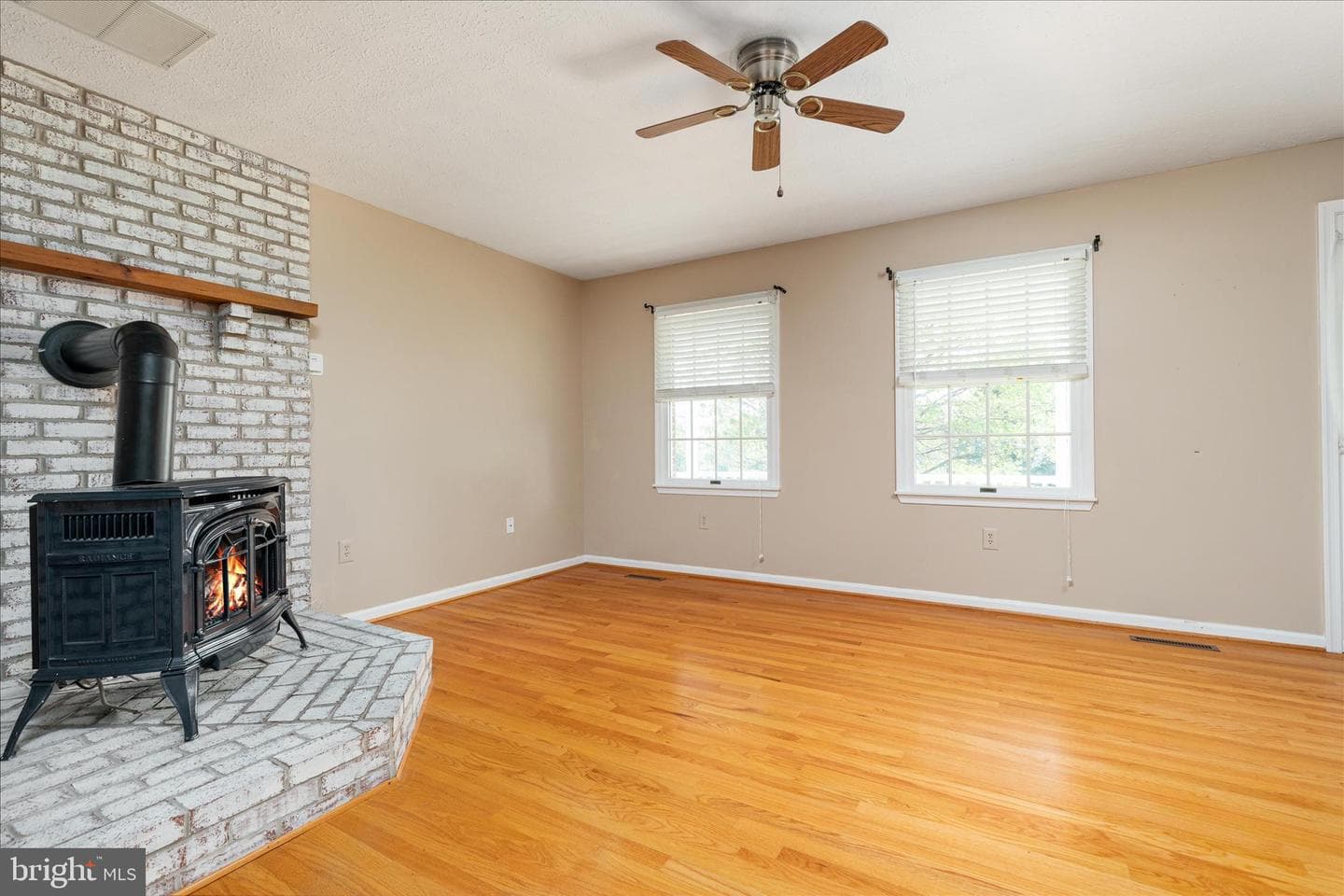 590 Fulton Drive photo 8